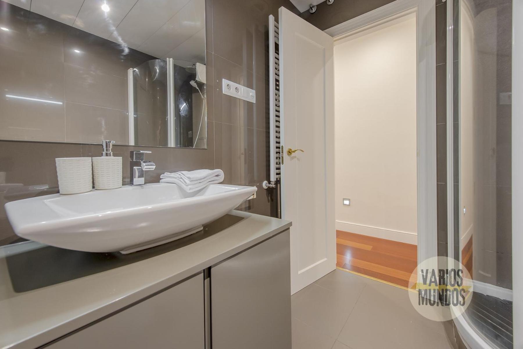 Premium Apt 10Pax En Plaza Espana-Gran Via Madrid Luaran gambar